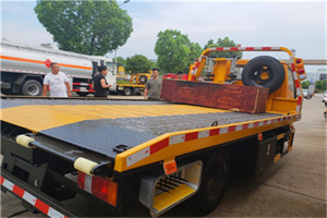 淮南附近拖车电话号码服务